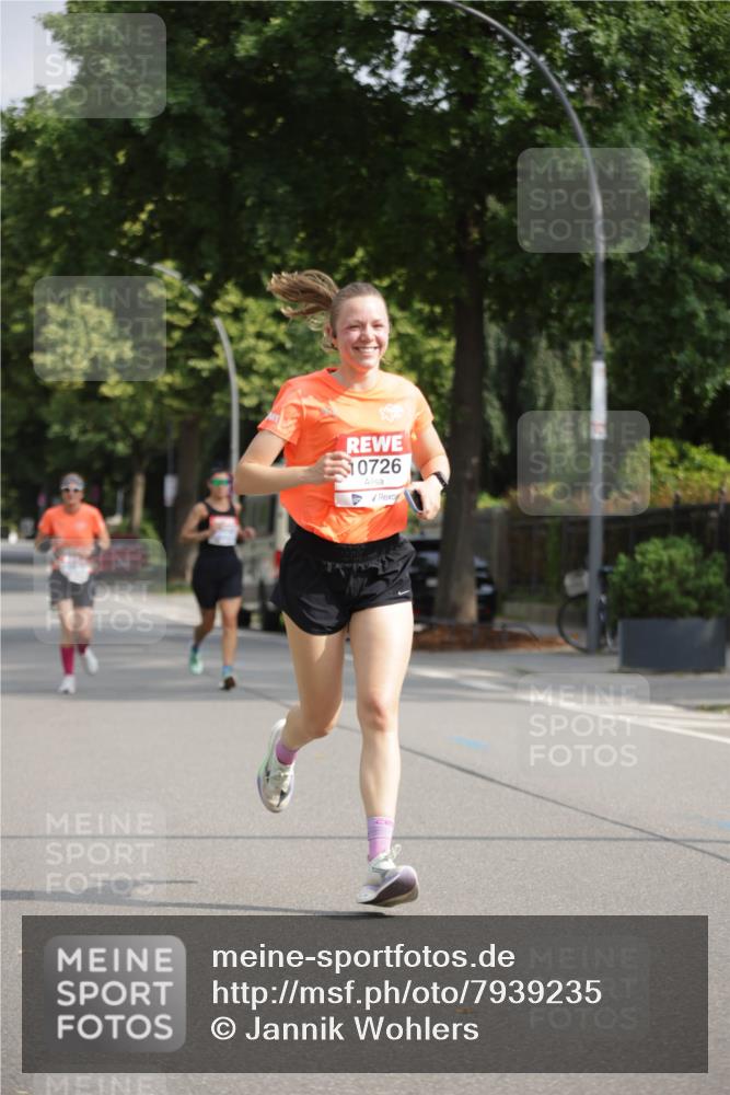 15.06.2025 - REWE Women's Run Jannik Wohlers http://msf.ph/oto/7939235 15.06.2025 08:44:44 Laufen 10726 meine-sportfotos.de
