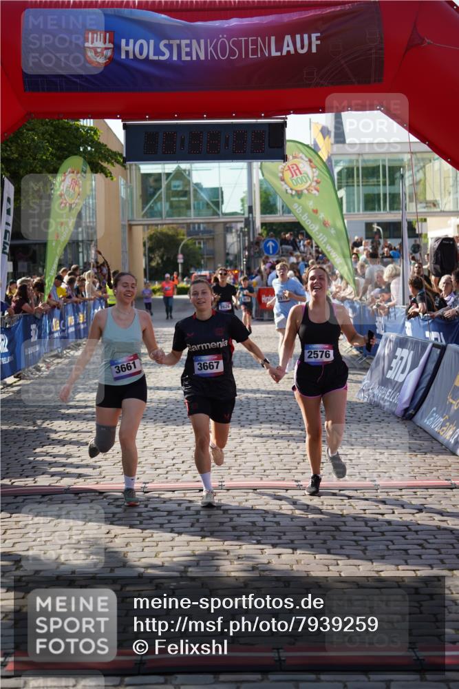 13.06.2025 - Holstenköstenlauf Felixshl http://msf.ph/oto/7939259 13.06.2025 18:06:10 Laufen 2576, 2626, 2915, 3035, 3661, 3667, 3679 meine-sportfotos.de