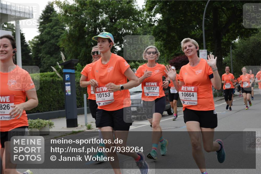 15.06.2025 - REWE Women's Run Jannik Wohlers http://msf.ph/oto/7939264 15.06.2025 08:27:26 Laufen 826, 10153, 1043, 10727, 10857, 10664, 10563, 10151 meine-sportfotos.de