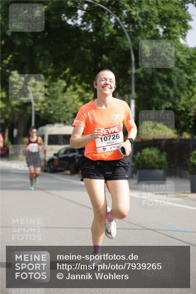 15.06.2025 - REWE Women's Run Jannik Wohlers http://msf.ph/oto/7939265 15.06.2025 08:44:44 Laufen 10726 meine-sportfotos.de