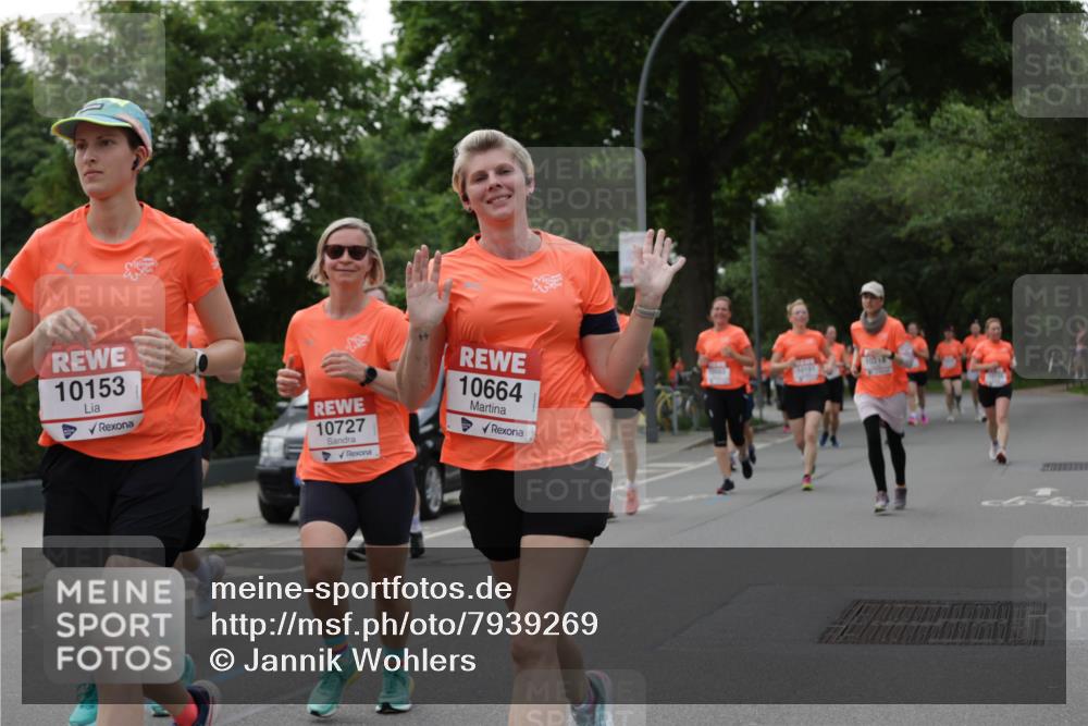 15.06.2025 - REWE Women's Run Jannik Wohlers http://msf.ph/oto/7939269 15.06.2025 08:27:26 Laufen 10153, 10727, 10664, 162, 18 meine-sportfotos.de