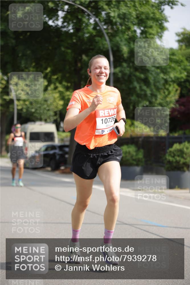 15.06.2025 - REWE Women's Run Jannik Wohlers http://msf.ph/oto/7939278 15.06.2025 08:44:44 Laufen 10726 meine-sportfotos.de