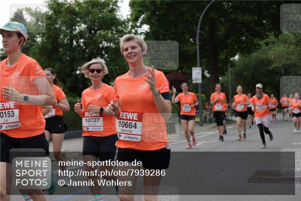 15.06.2025 - REWE Women's Run Jannik Wohlers http://msf.ph/oto/7939286 15.06.2025 08:27:27 Laufen 0153, 10727, 10664, 10216 meine-sportfotos.de