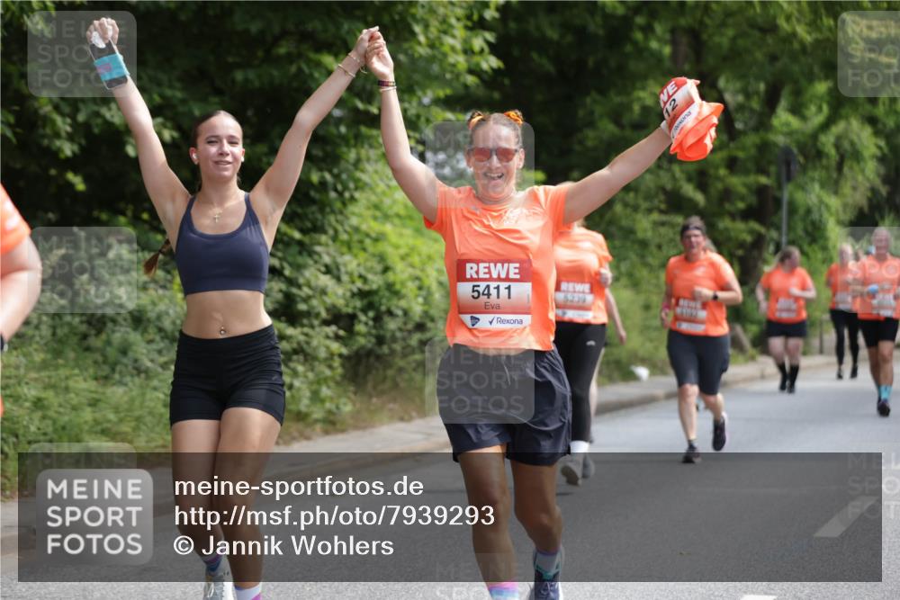 15.06.2025 - REWE Women's Run Jannik Wohlers http://msf.ph/oto/7939293 15.06.2025 10:14:42 Laufen 5411, 12, 6239 meine-sportfotos.de