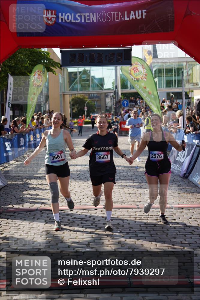 13.06.2025 - Holstenköstenlauf Felixshl http://msf.ph/oto/7939297 13.06.2025 18:06:11 Laufen 2576, 2626, 2915, 3035, 3661, 3667, 3679 meine-sportfotos.de