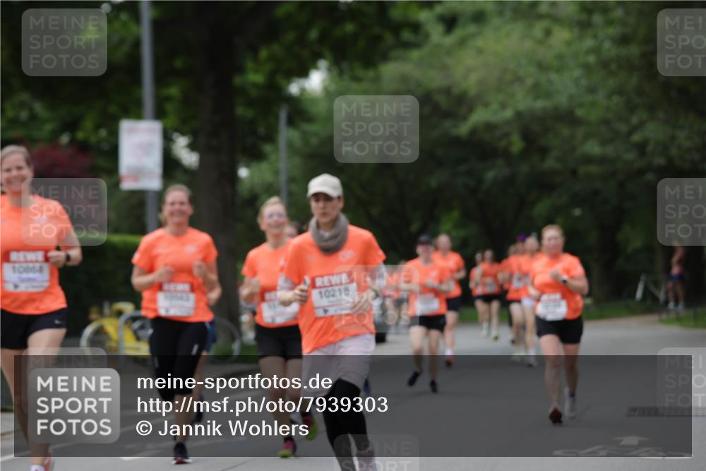 15.06.2025 - REWE Women's Run Jannik Wohlers http://msf.ph/oto/7939303 15.06.2025 08:27:28 Laufen 10064, 10218 meine-sportfotos.de