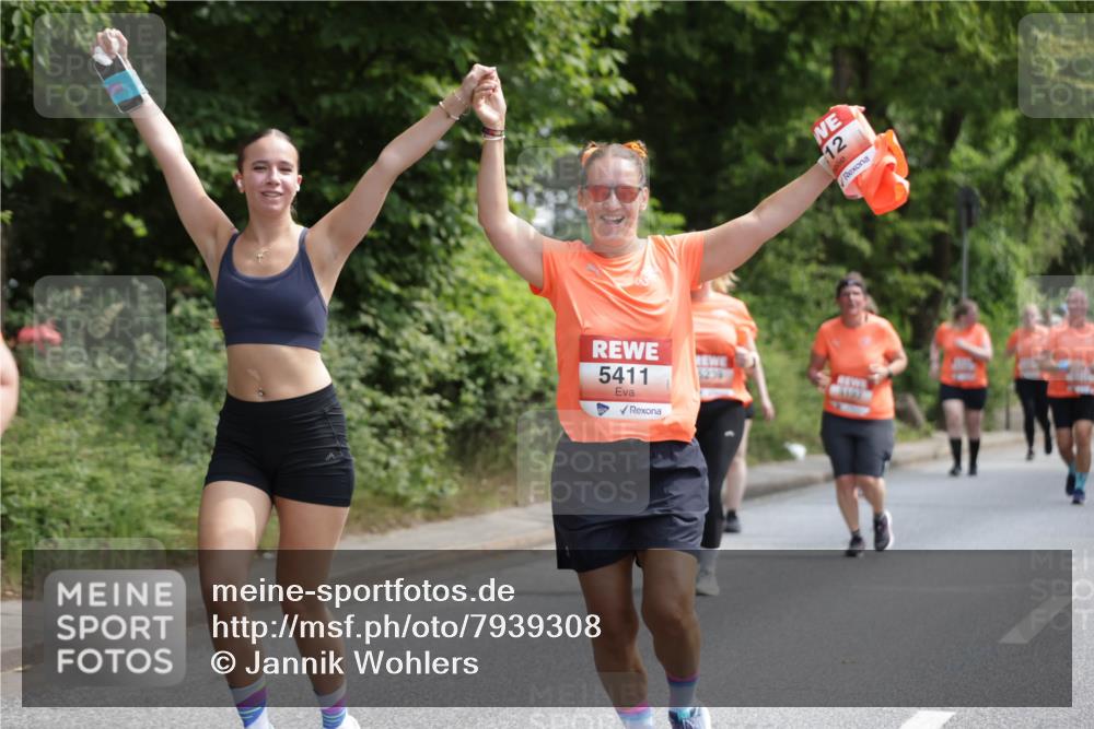 15.06.2025 - REWE Women's Run Jannik Wohlers http://msf.ph/oto/7939308 15.06.2025 10:14:42 Laufen 12, 5411, 5230 meine-sportfotos.de