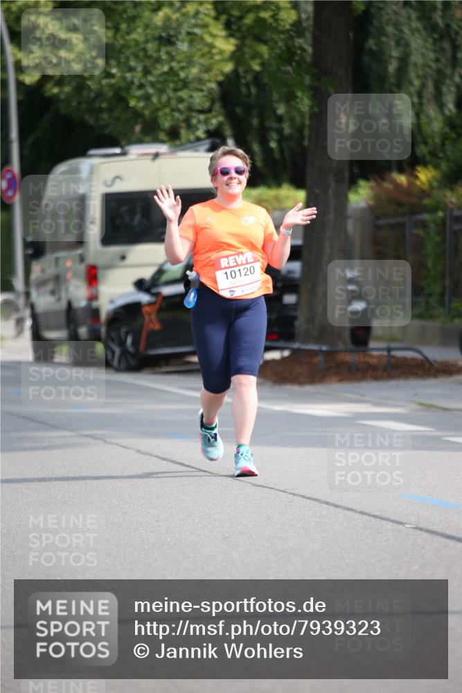 15.06.2025 - REWE Women's Run Jannik Wohlers http://msf.ph/oto/7939323 15.06.2025 09:57:32 Laufen 10120 meine-sportfotos.de