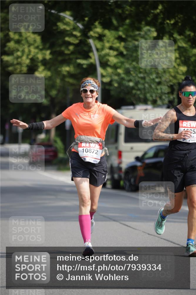 15.06.2025 - REWE Women's Run Jannik Wohlers http://msf.ph/oto/7939334 15.06.2025 08:44:47 Laufen 10872 meine-sportfotos.de