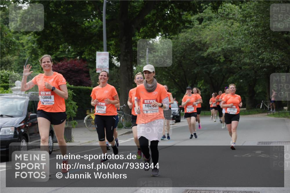 15.06.2025 - REWE Women's Run Jannik Wohlers http://msf.ph/oto/7939344 15.06.2025 08:27:28 Laufen 10868, 15, 2821, 10563, 102, 10433, 10155 meine-sportfotos.de