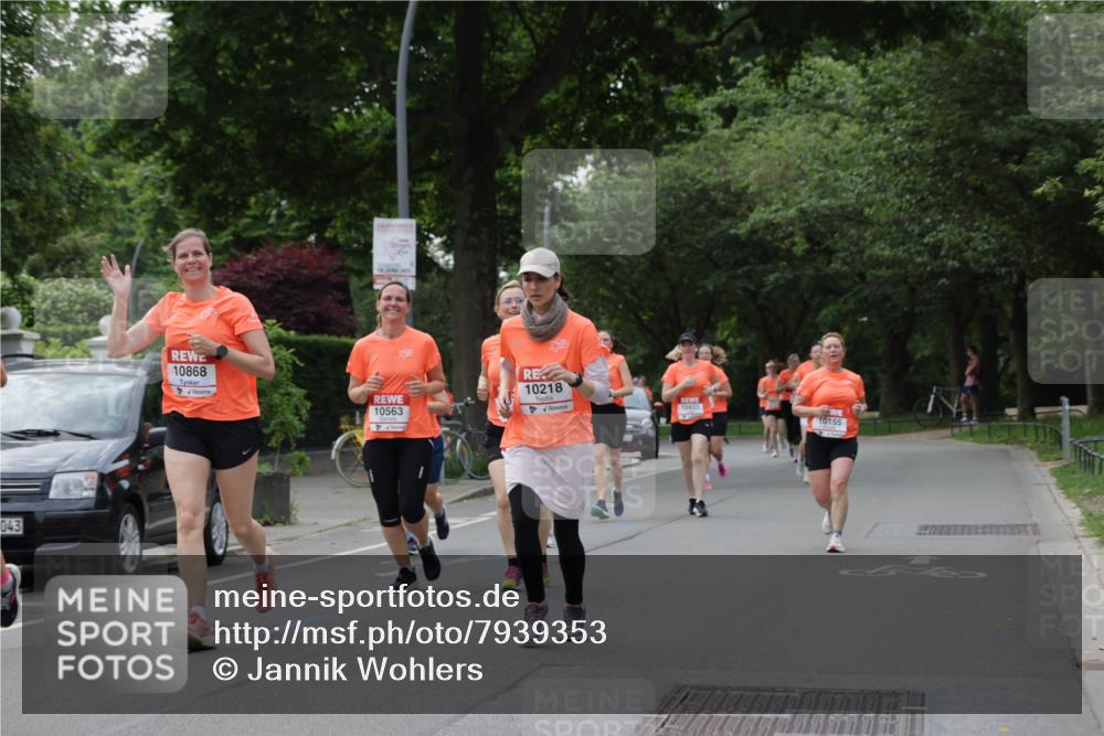 15.06.2025 - REWE Women's Run Jannik Wohlers http://msf.ph/oto/7939353 15.06.2025 08:27:28 Laufen 043, 10868, 10563, 10218, 10433, 10155 meine-sportfotos.de