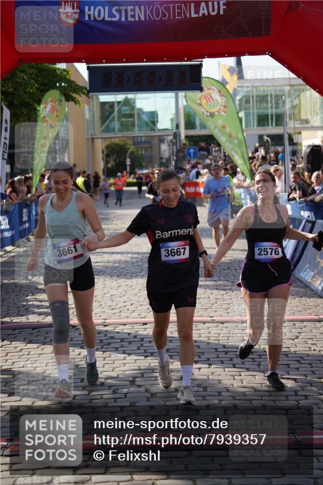 13.06.2025 - Holstenköstenlauf Felixshl http://msf.ph/oto/7939357 13.06.2025 18:06:11 Laufen 2576, 2626, 2915, 3035, 3661, 3667, 3679 meine-sportfotos.de