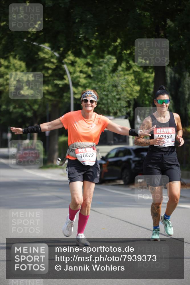 15.06.2025 - REWE Women's Run Jannik Wohlers http://msf.ph/oto/7939373 15.06.2025 08:44:47 Laufen 10872, 10852 meine-sportfotos.de