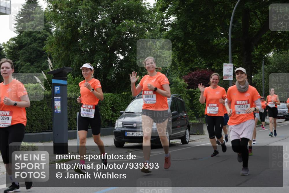 15.06.2025 - REWE Women's Run Jannik Wohlers http://msf.ph/oto/7939393 15.06.2025 08:27:29 Laufen 0090, 10857, 1043, 10868, 10563, 15, 2025, 10218, 10522 meine-sportfotos.de