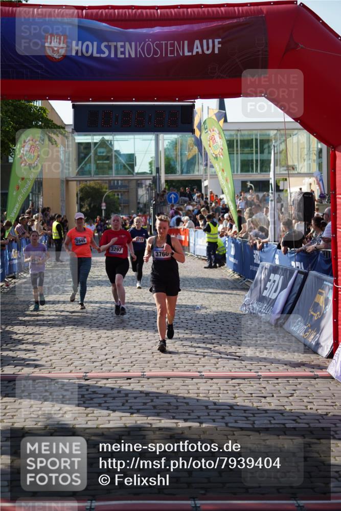 13.06.2025 - Holstenköstenlauf Felixshl http://msf.ph/oto/7939404 13.06.2025 18:06:23 Laufen 2943, 2945, 3297, 3760 meine-sportfotos.de