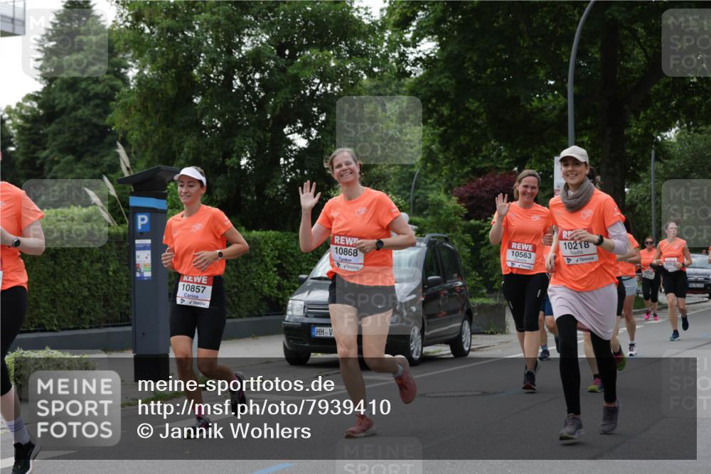 15.06.2025 - REWE Women's Run Jannik Wohlers http://msf.ph/oto/7939410 15.06.2025 08:27:29 Laufen 10857, 10868, 10563, 10218, 1052 meine-sportfotos.de