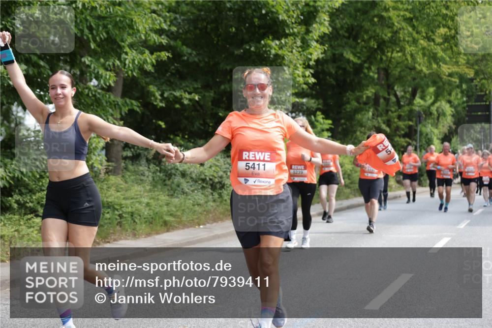 15.06.2025 - REWE Women's Run Jannik Wohlers http://msf.ph/oto/7939411 15.06.2025 10:14:43 Laufen 5411, 5239, 5 meine-sportfotos.de