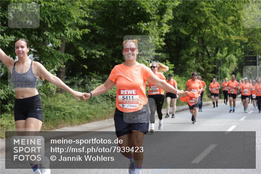 15.06.2025 - REWE Women's Run Jannik Wohlers http://msf.ph/oto/7939423 15.06.2025 10:14:43 Laufen 5411, 5239 meine-sportfotos.de