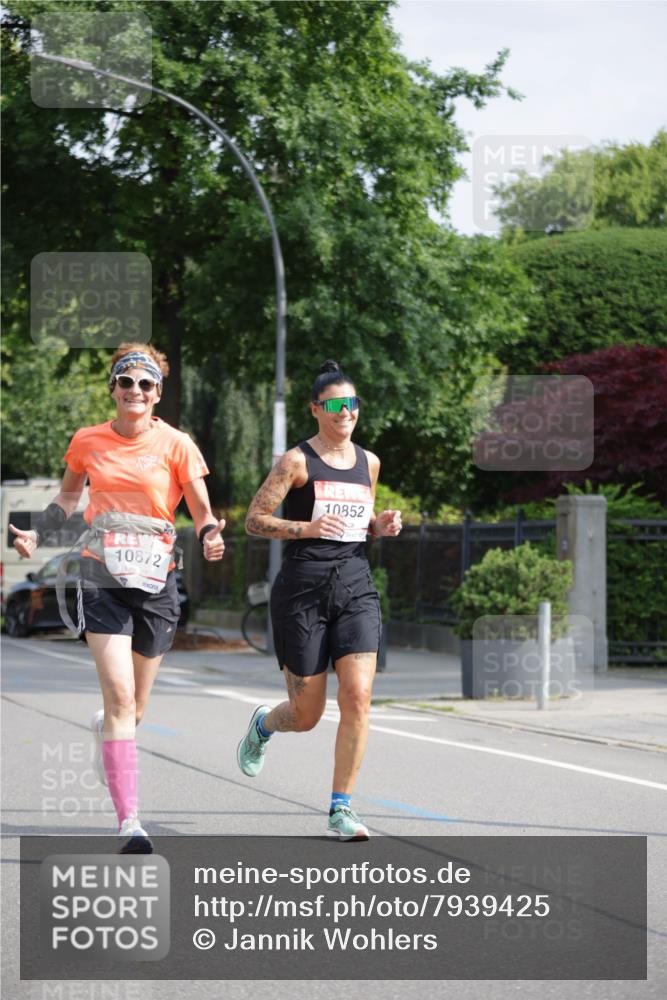 15.06.2025 - REWE Women's Run Jannik Wohlers http://msf.ph/oto/7939425 15.06.2025 08:44:48 Laufen 10872, 10852 meine-sportfotos.de
