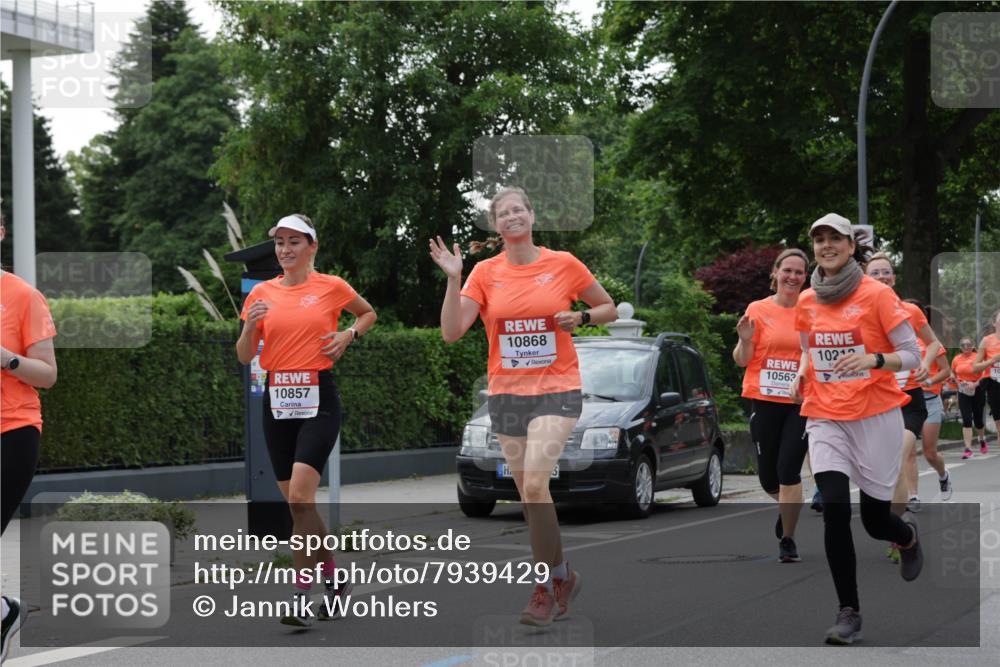 15.06.2025 - REWE Women's Run Jannik Wohlers http://msf.ph/oto/7939429 15.06.2025 08:27:29 Laufen 10857, 10868, 10563, 1021 meine-sportfotos.de