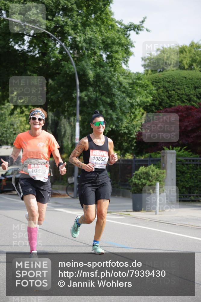 15.06.2025 - REWE Women's Run Jannik Wohlers http://msf.ph/oto/7939430 15.06.2025 08:44:48 Laufen 10872, 10852 meine-sportfotos.de