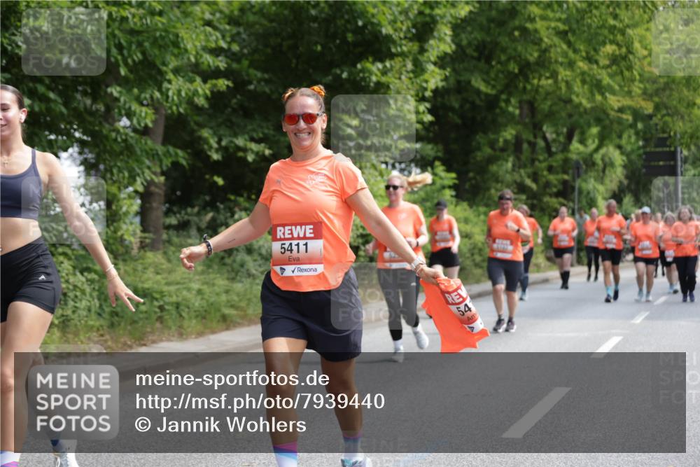 15.06.2025 - REWE Women's Run Jannik Wohlers http://msf.ph/oto/7939440 15.06.2025 10:14:43 Laufen 5411, 54 meine-sportfotos.de