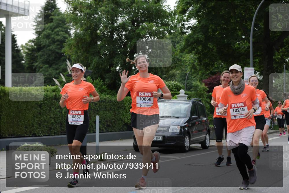 15.06.2025 - REWE Women's Run Jannik Wohlers http://msf.ph/oto/7939441 15.06.2025 08:27:29 Laufen 10857, 10868, 10218, 1043 meine-sportfotos.de