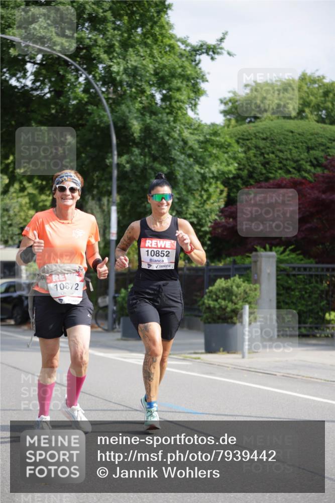 15.06.2025 - REWE Women's Run Jannik Wohlers http://msf.ph/oto/7939442 15.06.2025 08:44:48 Laufen 10872, 10852 meine-sportfotos.de