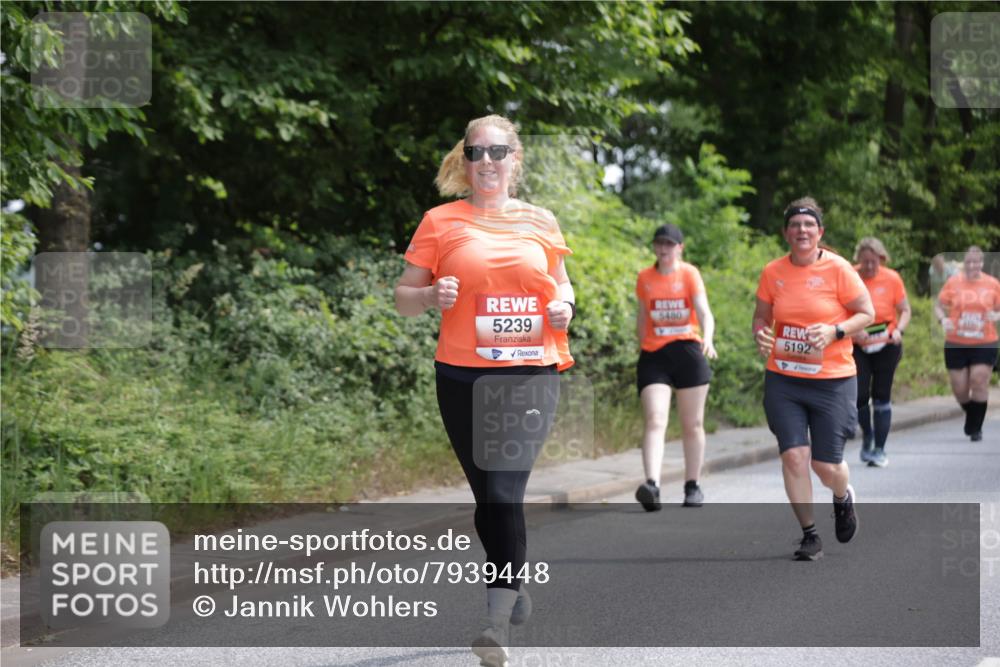 15.06.2025 - REWE Women's Run Jannik Wohlers http://msf.ph/oto/7939448 15.06.2025 10:14:44 Laufen 5460, 5239, 5192 meine-sportfotos.de