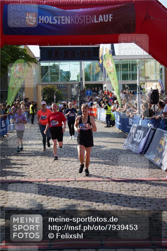 13.06.2025 - Holstenköstenlauf Felixshl http://msf.ph/oto/7939453 13.06.2025 18:06:23 Laufen 2943, 2945, 3297, 3760 meine-sportfotos.de