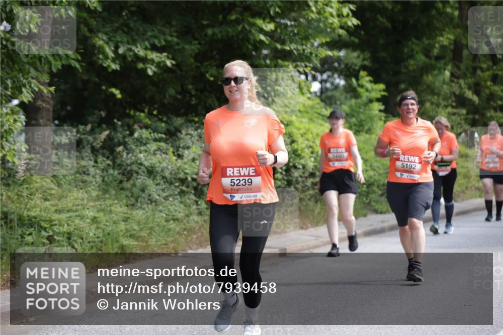 15.06.2025 - REWE Women's Run Jannik Wohlers http://msf.ph/oto/7939458 15.06.2025 10:14:44 Laufen 5239, 5460, 5192 meine-sportfotos.de