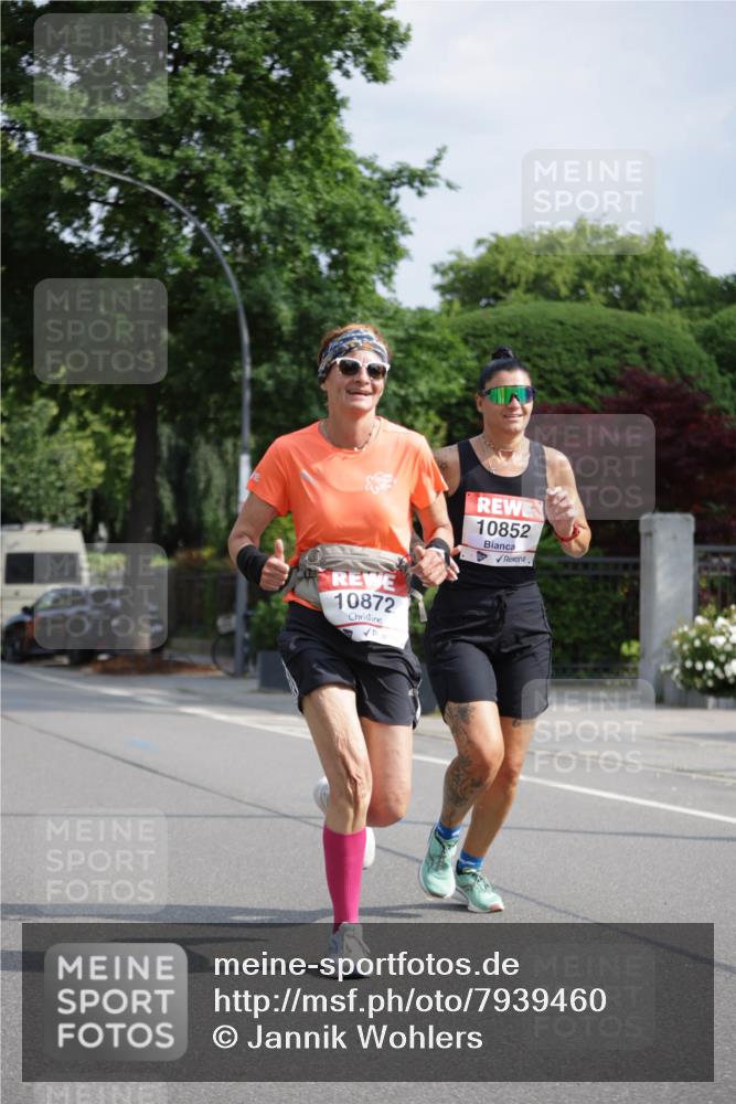 15.06.2025 - REWE Women's Run Jannik Wohlers http://msf.ph/oto/7939460 15.06.2025 08:44:49 Laufen 10872, 10852 meine-sportfotos.de