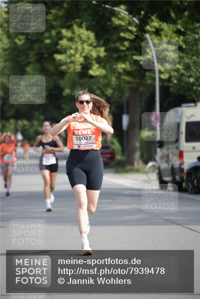 15.06.2025 - REWE Women's Run Jannik Wohlers http://msf.ph/oto/7939478 15.06.2025 08:44:50 Laufen 10027 meine-sportfotos.de
