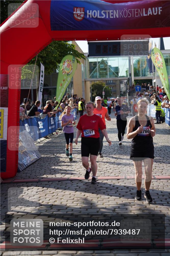 13.06.2025 - Holstenköstenlauf Felixshl http://msf.ph/oto/7939487 13.06.2025 18:06:24 Laufen 2943, 2945, 3297, 3760 meine-sportfotos.de