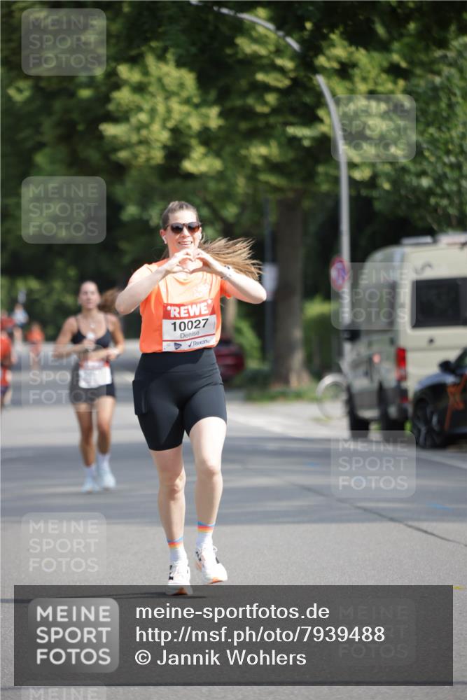 15.06.2025 - REWE Women's Run Jannik Wohlers http://msf.ph/oto/7939488 15.06.2025 08:44:51 Laufen 10027 meine-sportfotos.de
