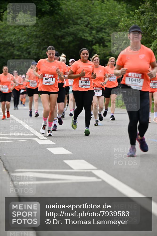 15.06.2025 - REWE Women's Run Dr. Thomas Lammeyer http://msf.ph/oto/7939583 15.06.2025 09:20:36 Laufen 10358, 10242, 10143, 106, 13, 10596, 10260, 10836, 10415, 10117 meine-sportfotos.de