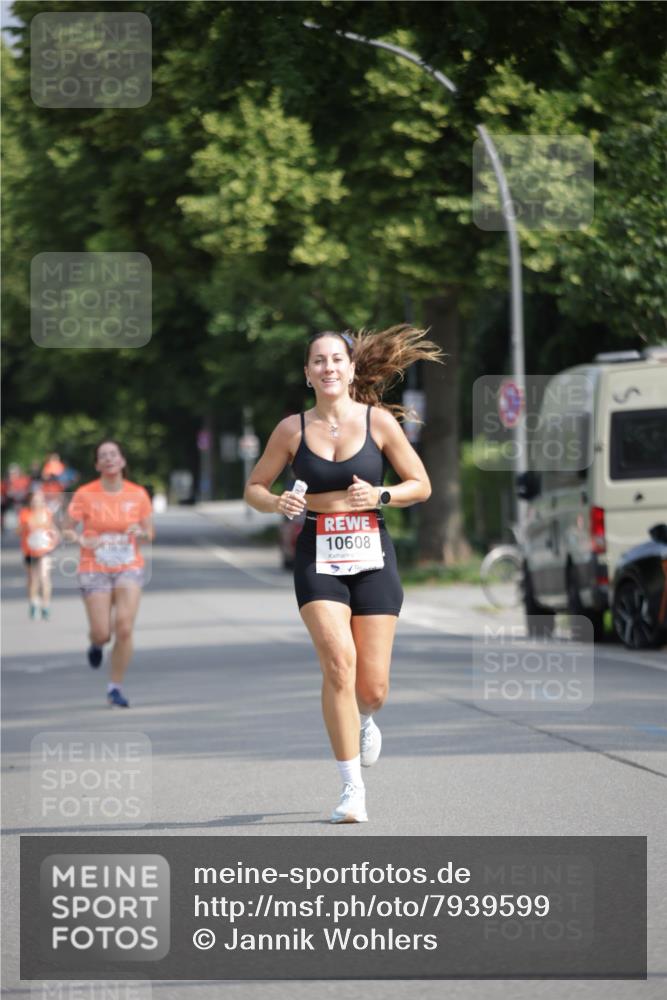 15.06.2025 - REWE Women's Run Jannik Wohlers http://msf.ph/oto/7939599 15.06.2025 08:44:54 Laufen 10608 meine-sportfotos.de