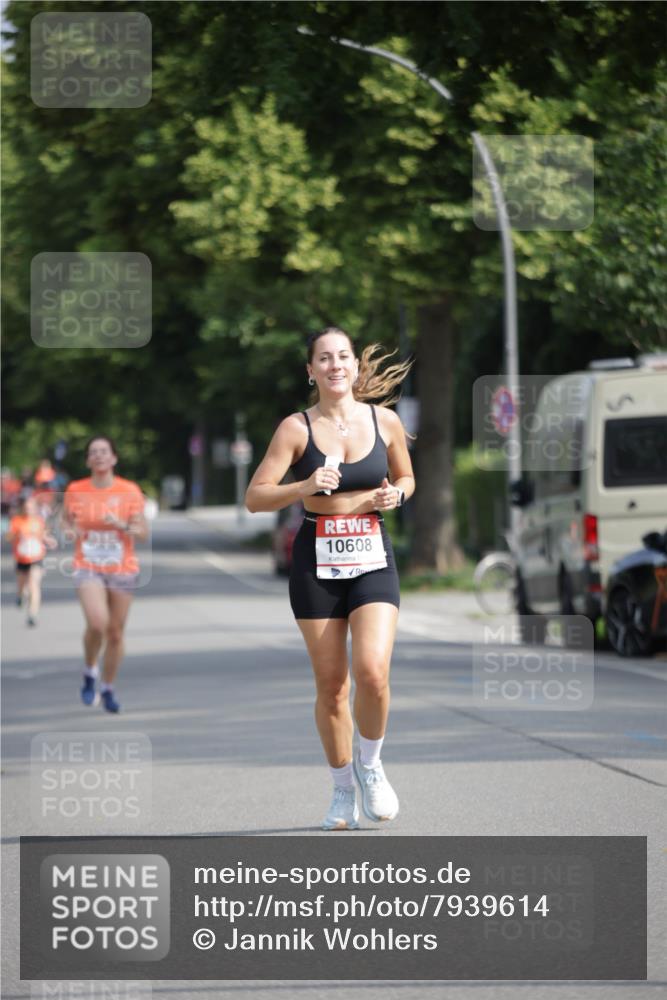 15.06.2025 - REWE Women's Run Jannik Wohlers http://msf.ph/oto/7939614 15.06.2025 08:44:54 Laufen 10608 meine-sportfotos.de