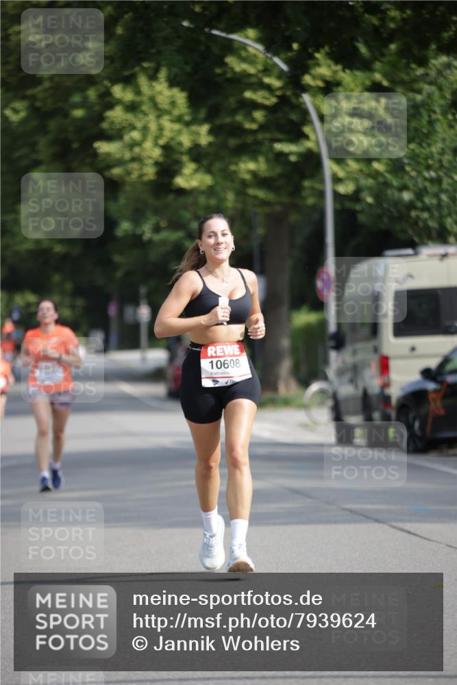 15.06.2025 - REWE Women's Run Jannik Wohlers http://msf.ph/oto/7939624 15.06.2025 08:44:54 Laufen 10608 meine-sportfotos.de