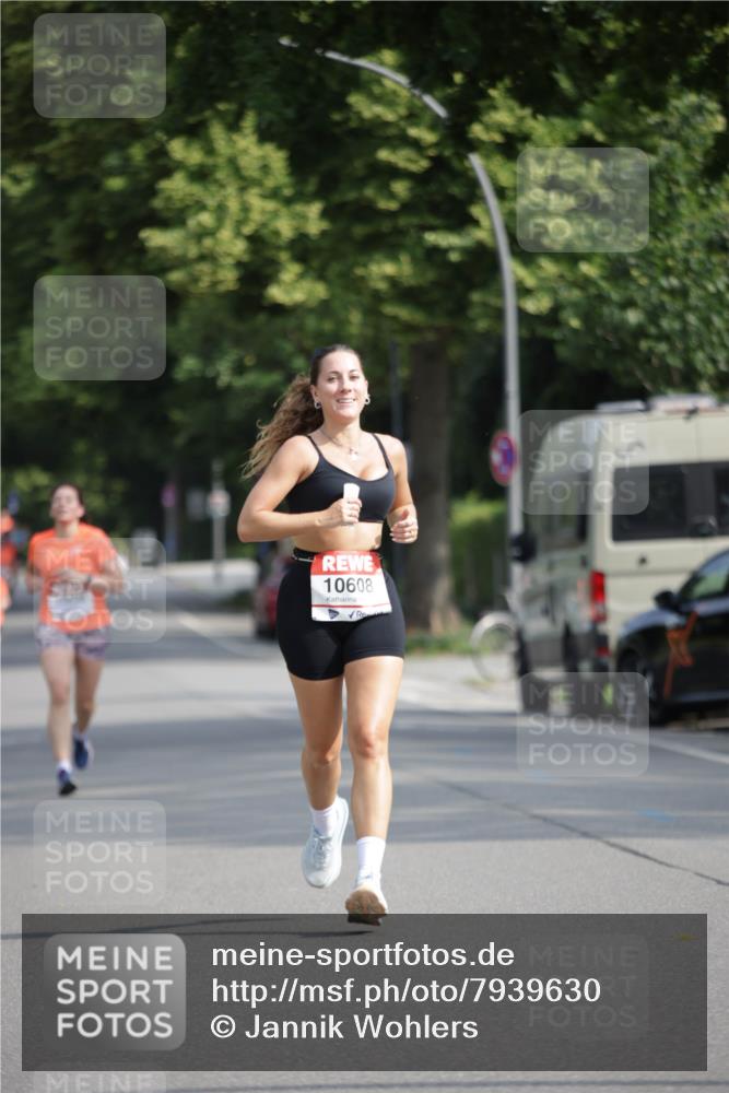 15.06.2025 - REWE Women's Run Jannik Wohlers http://msf.ph/oto/7939630 15.06.2025 08:44:54 Laufen 10608 meine-sportfotos.de