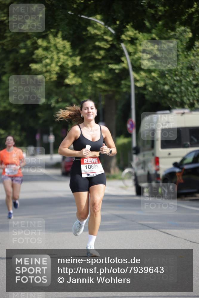 15.06.2025 - REWE Women's Run Jannik Wohlers http://msf.ph/oto/7939643 15.06.2025 08:44:54 Laufen 10608 meine-sportfotos.de