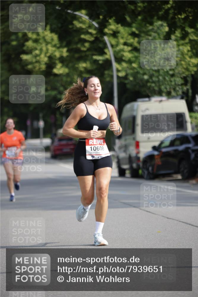 15.06.2025 - REWE Women's Run Jannik Wohlers http://msf.ph/oto/7939651 15.06.2025 08:44:55 Laufen 10608 meine-sportfotos.de