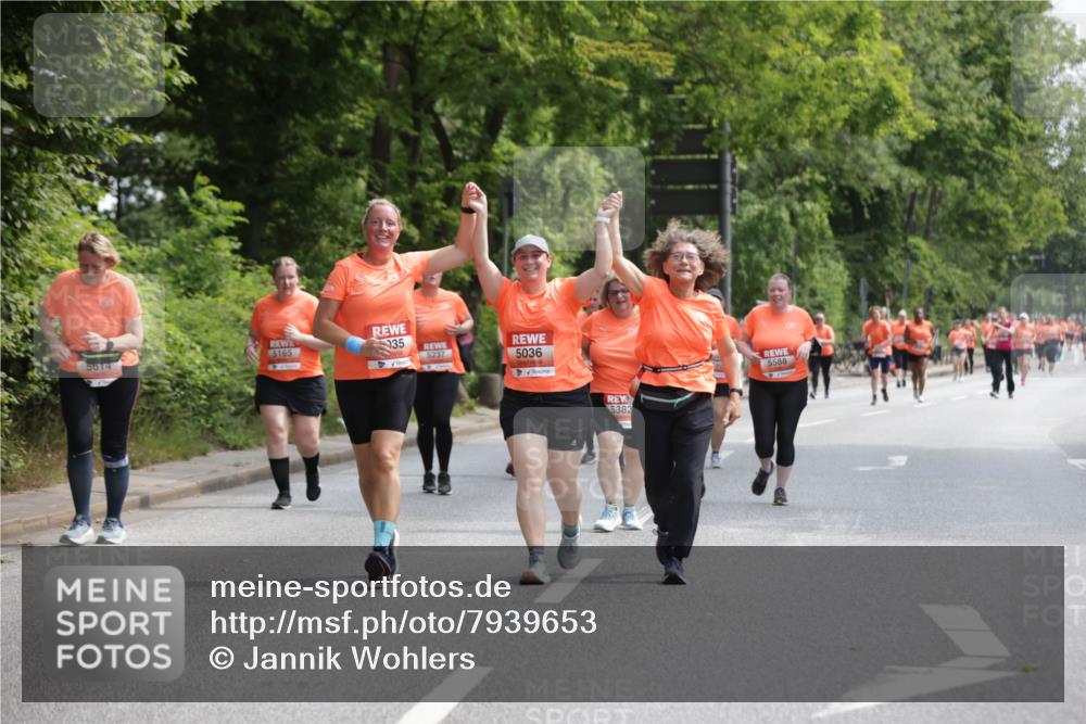 15.06.2025 - REWE Women's Run Jannik Wohlers http://msf.ph/oto/7939653 15.06.2025 10:14:48 Laufen 35, 5165, 5614, 5237, 5036, 5382, 5588 meine-sportfotos.de