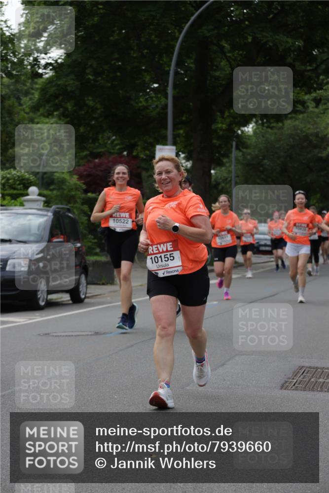 15.06.2025 - REWE Women's Run Jannik Wohlers http://msf.ph/oto/7939660 15.06.2025 08:27:33 Laufen 10522, 10155 meine-sportfotos.de