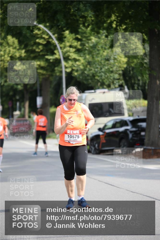 15.06.2025 - REWE Women's Run Jannik Wohlers http://msf.ph/oto/7939677 15.06.2025 09:57:49 Laufen 10575 meine-sportfotos.de