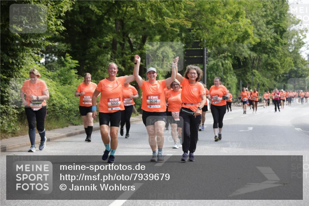 15.06.2025 - REWE Women's Run Jannik Wohlers http://msf.ph/oto/7939679 15.06.2025 10:14:48 Laufen 5165, 5614, 5035, 5237, 5036, 5382, 5588 meine-sportfotos.de