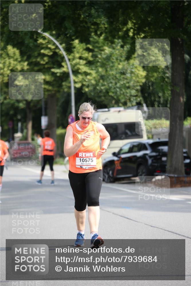 15.06.2025 - REWE Women's Run Jannik Wohlers http://msf.ph/oto/7939684 15.06.2025 09:57:49 Laufen 10575 meine-sportfotos.de