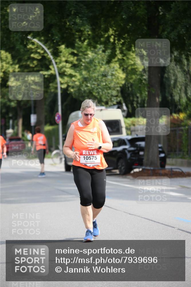 15.06.2025 - REWE Women's Run Jannik Wohlers http://msf.ph/oto/7939696 15.06.2025 09:57:49 Laufen 10575 meine-sportfotos.de