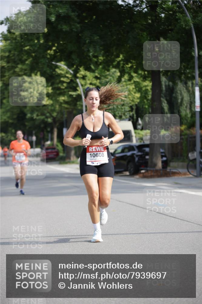 15.06.2025 - REWE Women's Run Jannik Wohlers http://msf.ph/oto/7939697 15.06.2025 08:44:56 Laufen 10608 meine-sportfotos.de