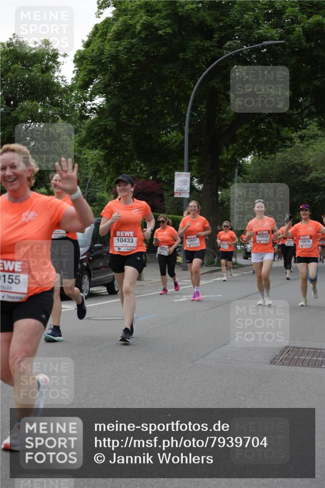 15.06.2025 - REWE Women's Run Jannik Wohlers http://msf.ph/oto/7939704 15.06.2025 08:27:34 Laufen 155, 10433, 10820, 10651, 10818, 10646 meine-sportfotos.de